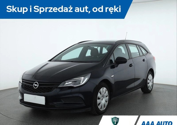 Opel Astra cena 35000 przebieg: 189380, rok produkcji 2018 z Prusice małe 191